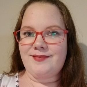 Meet your Posher, Dennise